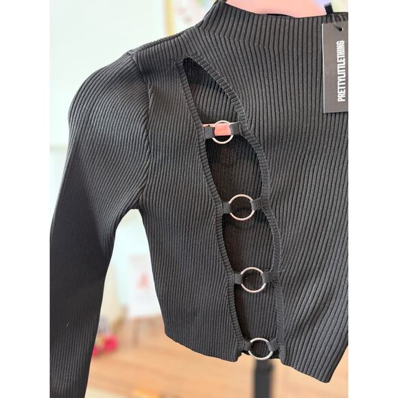 NWT Pretty Little Thing Ring Front Cut Out Long Sleeve Knit Top Black Womens XS - Picture 11 of 12